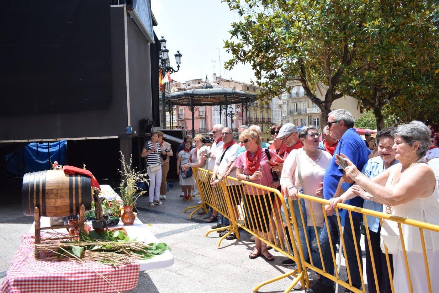 Haro proclama a los Abuelos del Vino 2024 y premia sus mejores caracoles de fiestas 12 Haro proclama a los Abuelos del Vino 2024 y premia sus mejores caracoles de fiestas 12