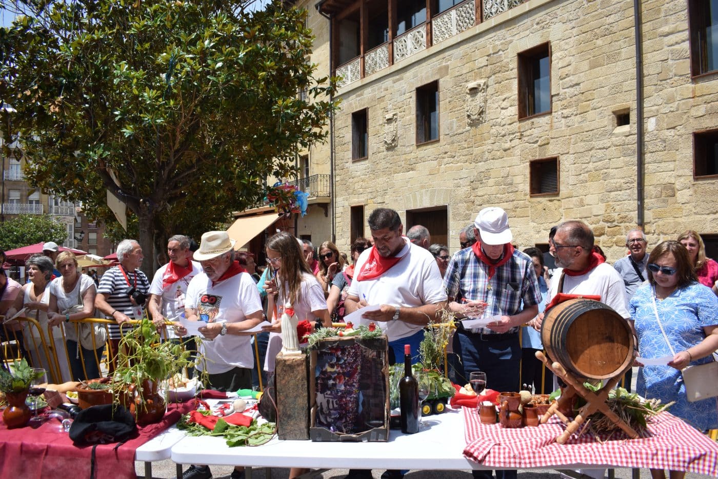 Haro proclama a los Abuelos del Vino 2024 y premia sus mejores caracoles de fiestas 22 Haro proclama a los Abuelos del Vino 2024 y premia sus mejores caracoles de fiestas 22