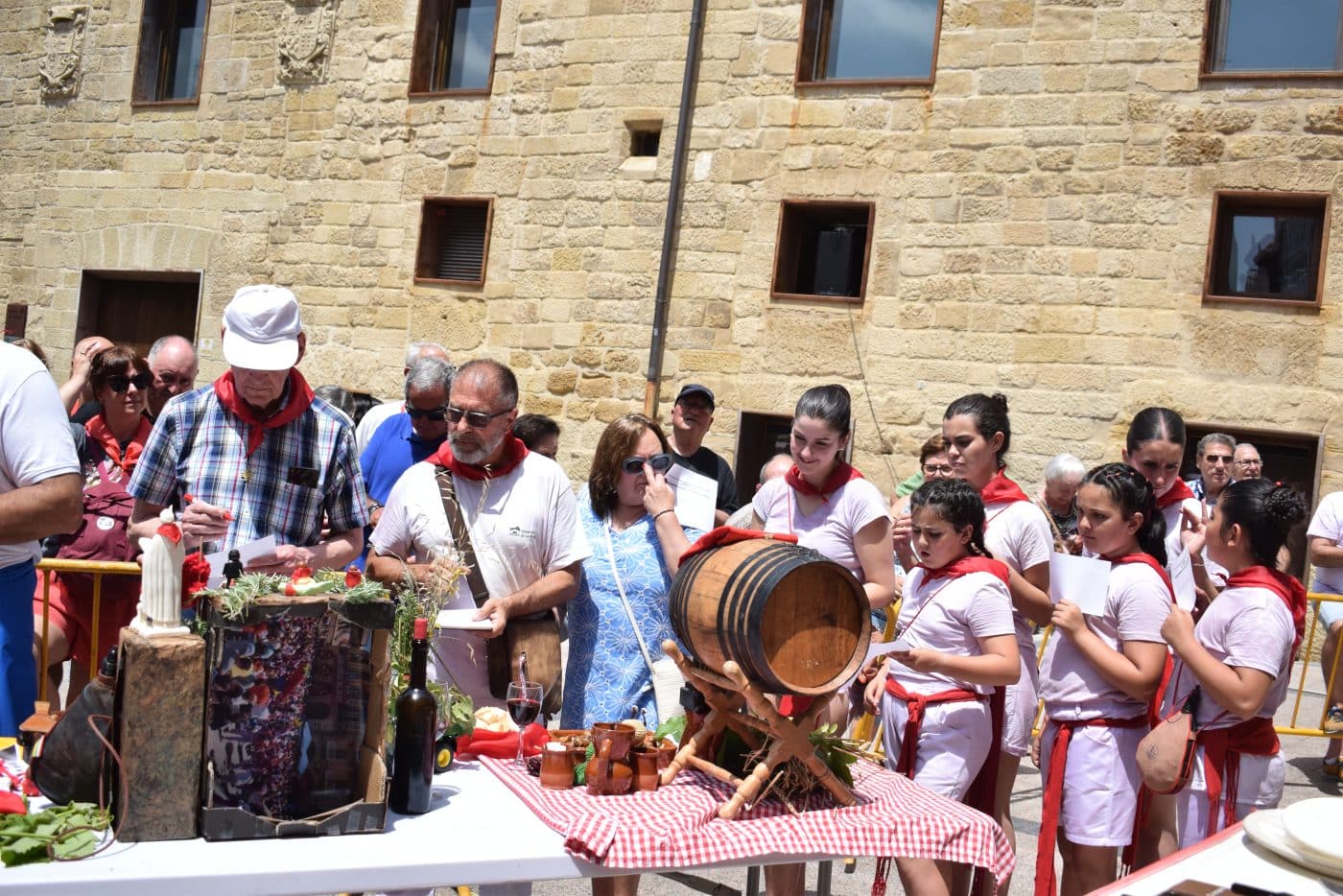 Haro proclama a los Abuelos del Vino 2024 y premia sus mejores caracoles de fiestas 9 Haro proclama a los Abuelos del Vino 2024 y premia sus mejores caracoles de fiestas 9
