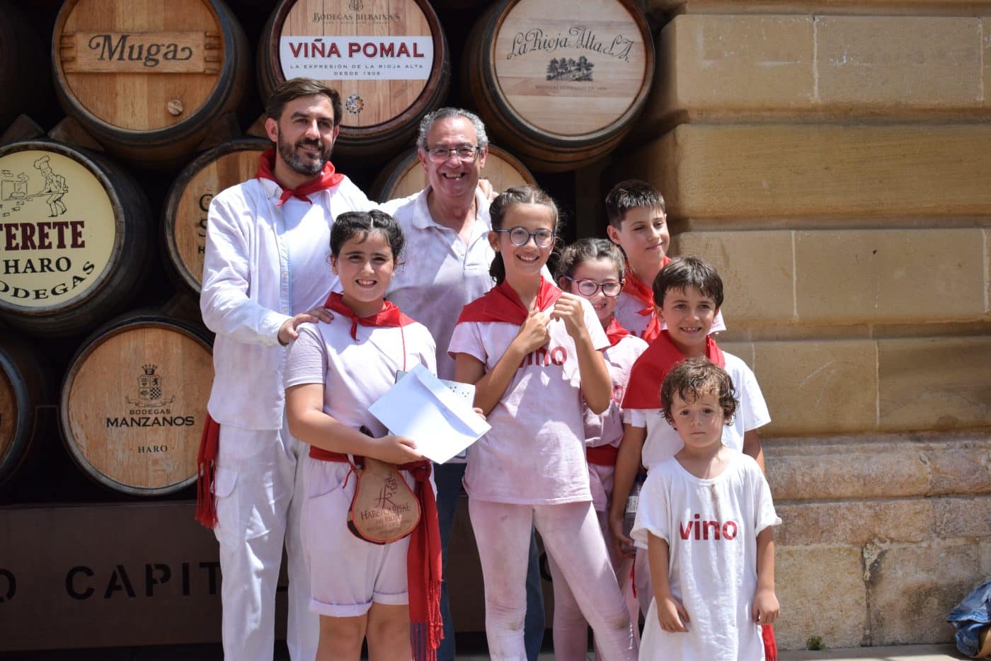 Haro proclama a los Abuelos del Vino 2024 y premia sus mejores caracoles de fiestas 28 Haro proclama a los Abuelos del Vino 2024 y premia sus mejores caracoles de fiestas 28