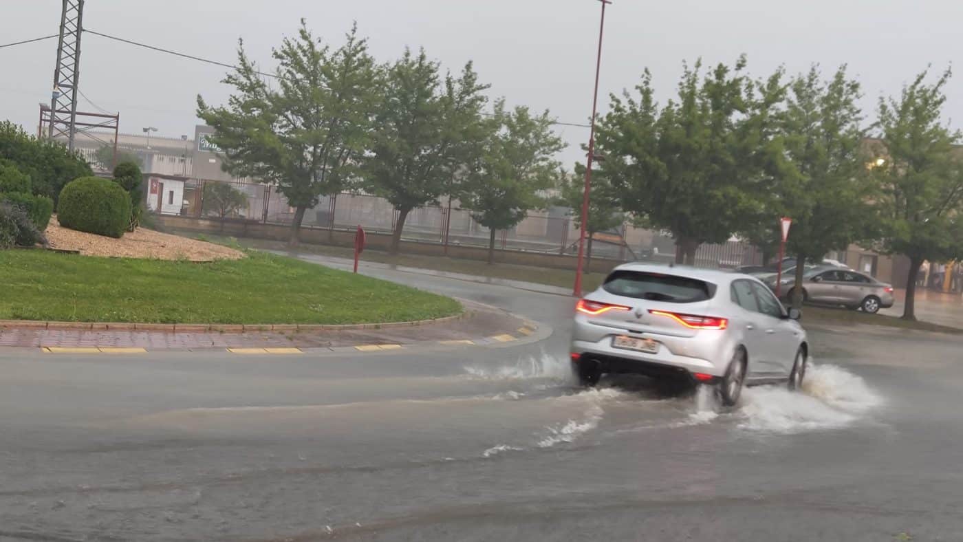 La tormenta estropea el miércoles de fiestas en Haro 13 La tormenta estropea el miércoles de fiestas en Haro 13