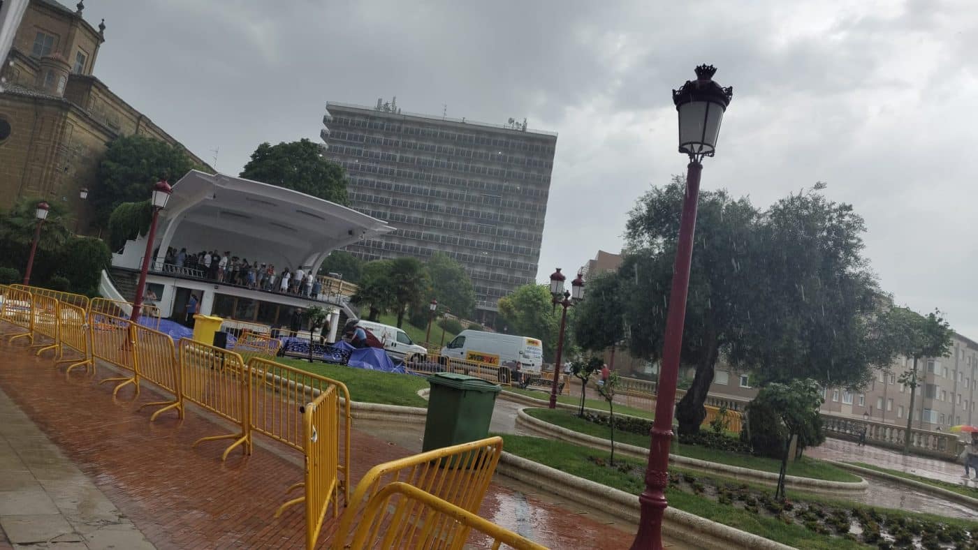 La tormenta estropea el miércoles de fiestas en Haro 6 La tormenta estropea el miércoles de fiestas en Haro 6