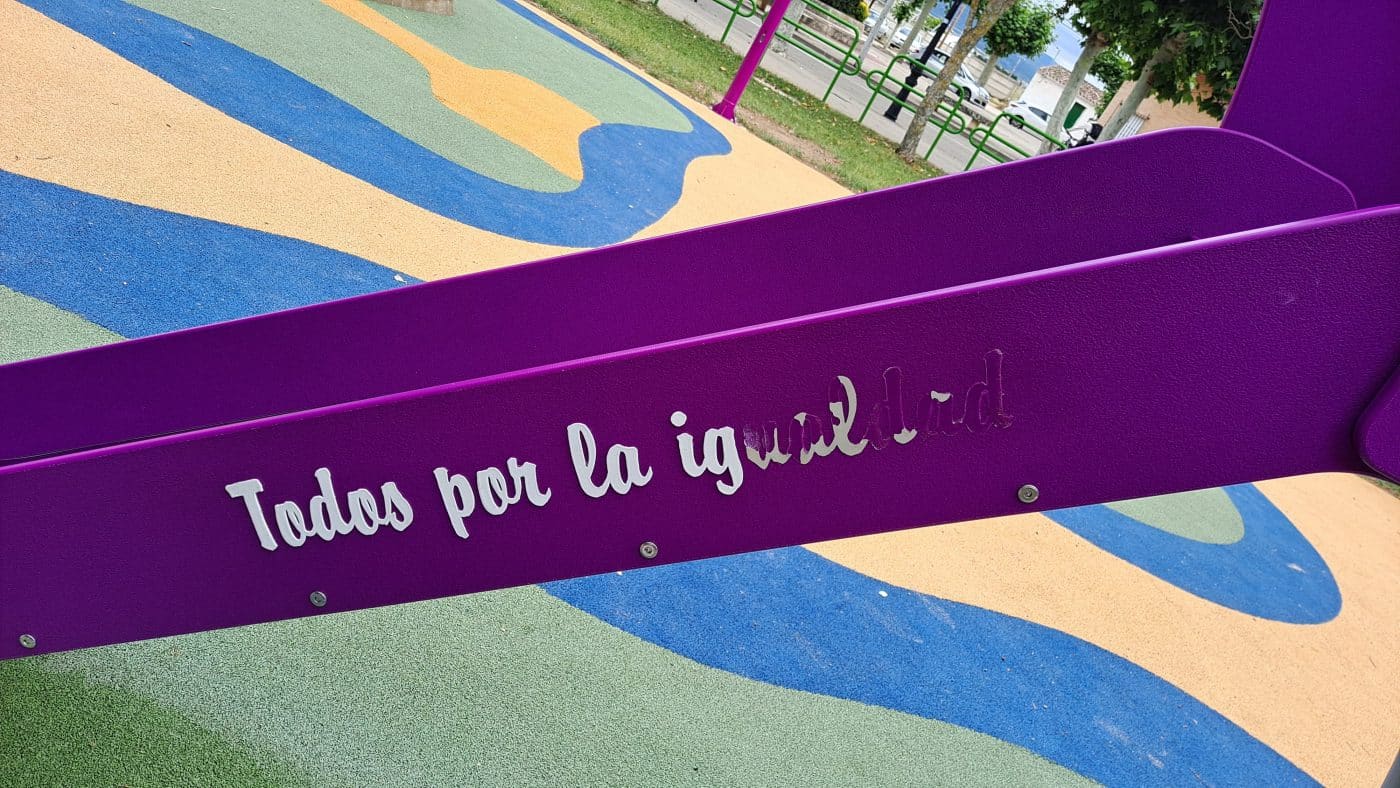Vandalizan en Santo Domingo el recién reformado parque infantil Valle del Oja 2 Vandalizan en Santo Domingo el recién reformado parque infantil Valle del Oja 2
