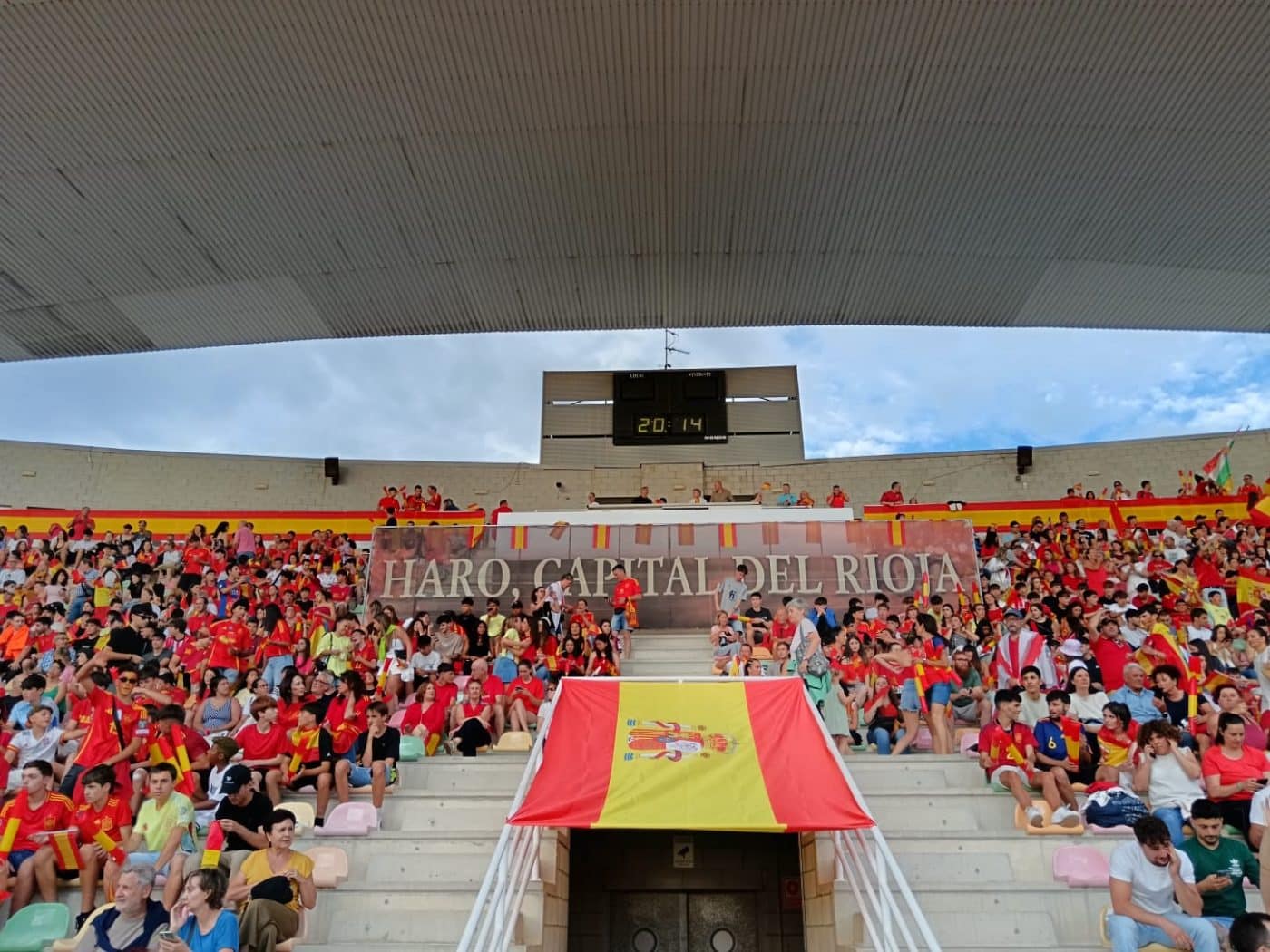 España gana la Eurocopa y Haro enloquece: Luis de la Fuente trae el trofeo para casa 6 España gana la Eurocopa y Haro enloquece: Luis de la Fuente trae el trofeo para casa 6
