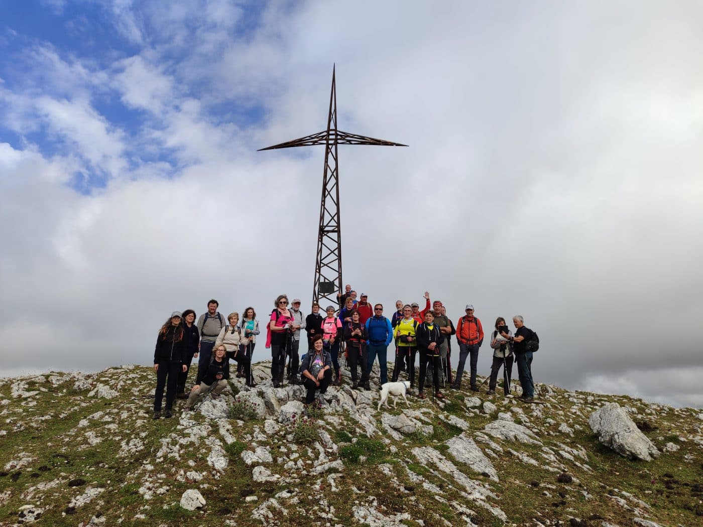 La Asociación Deportiva Toloño conquista la Sierra de Entzia 2 La Asociación Deportiva Toloño conquista la Sierra de Entzia 2