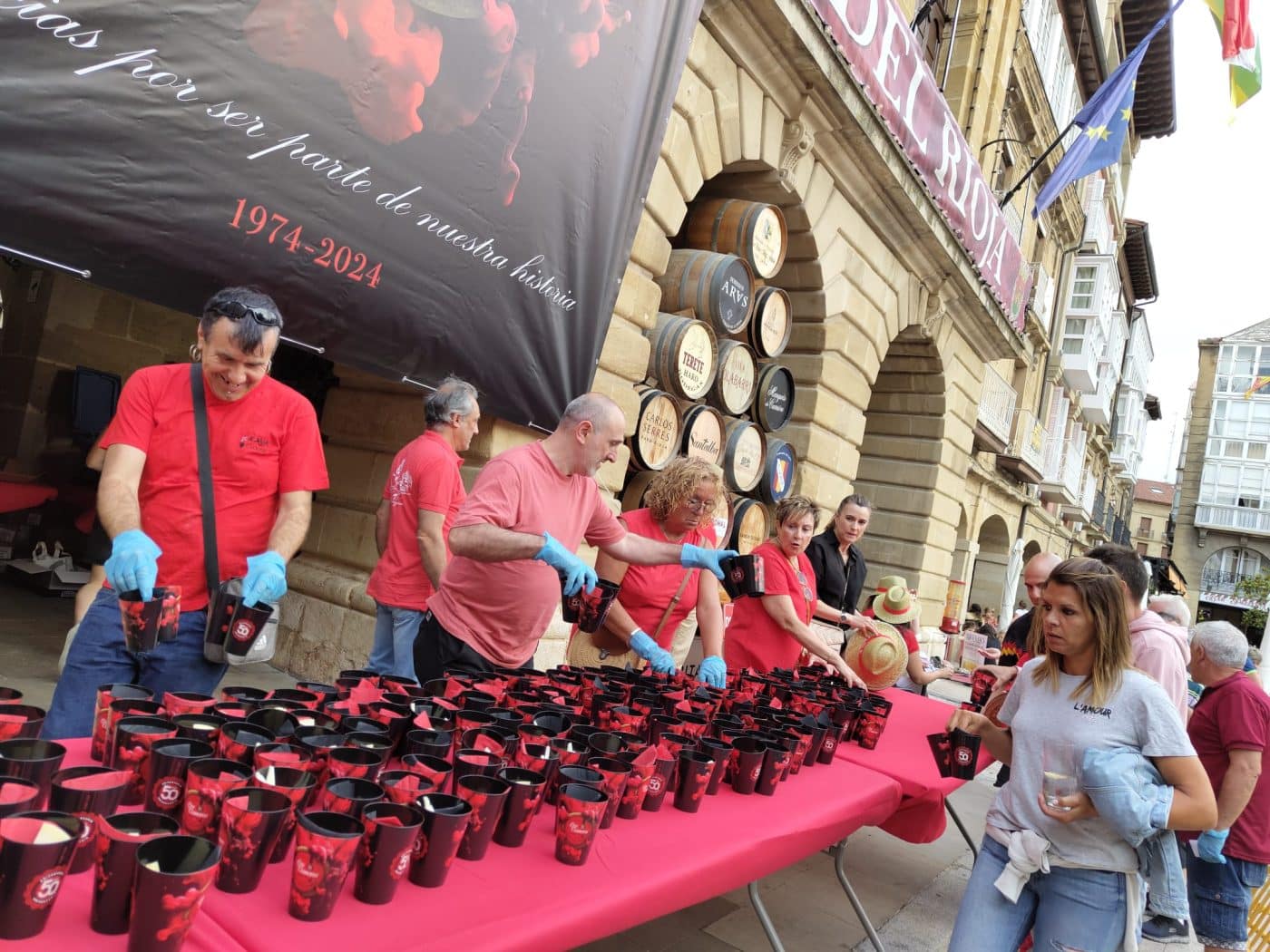 Los Cameros recauda más de 1.300 euros para Cruz Roja en su degustación solidaria 13 Los Cameros recauda más de 1.300 euros para Cruz Roja en su degustación solidaria 13
