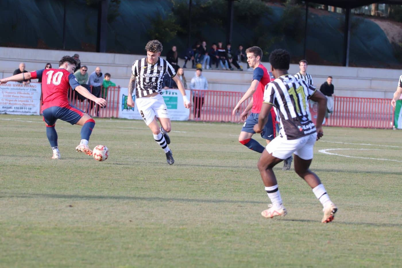 El Haro paga su falta de pegada y se marcha de vacío de Viana 2 El Haro paga su falta de pegada y se marcha de vacío de Viana 2