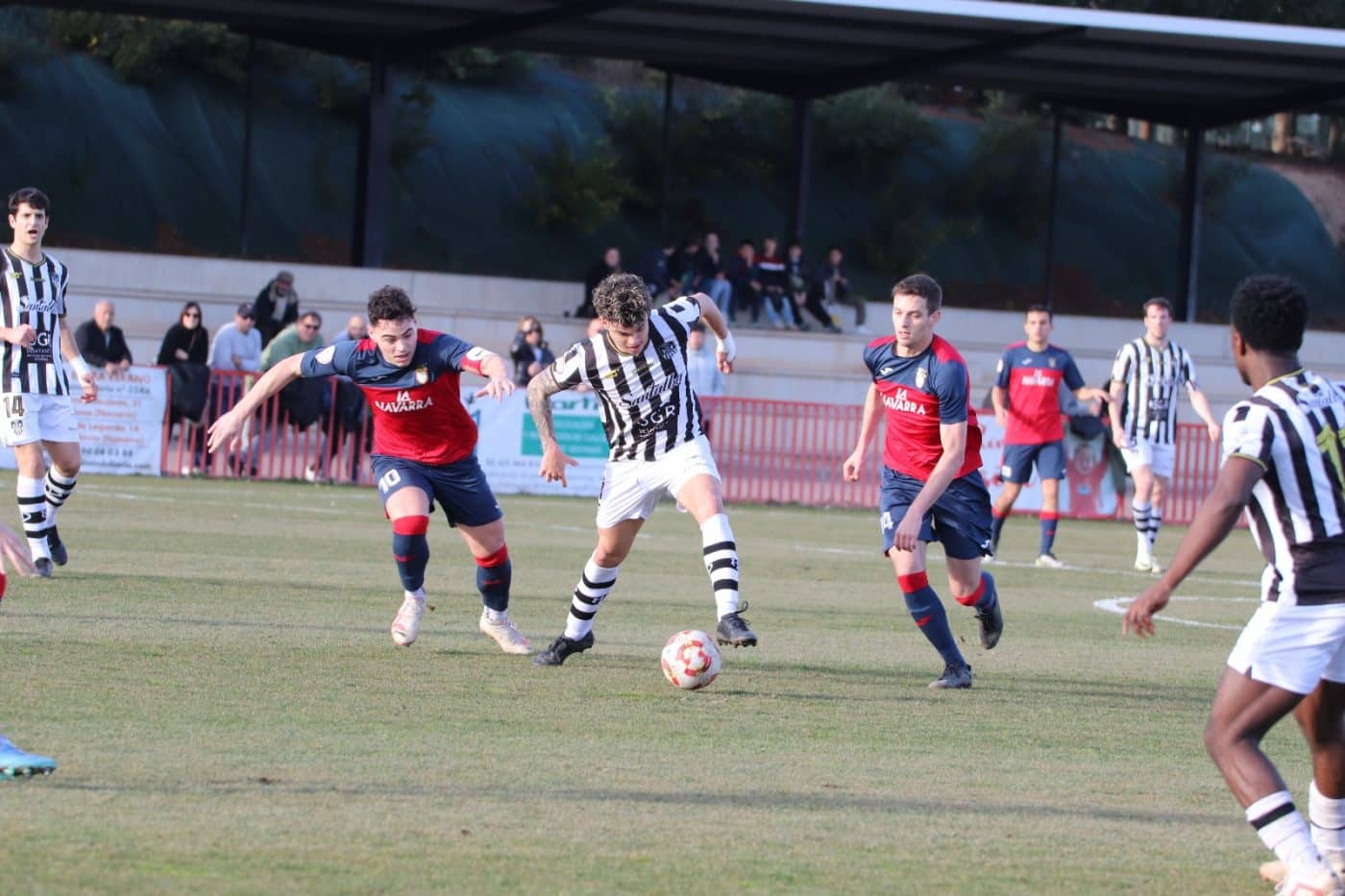 El Haro paga su falta de pegada y se marcha de vacío de Viana 7 El Haro paga su falta de pegada y se marcha de vacío de Viana 7