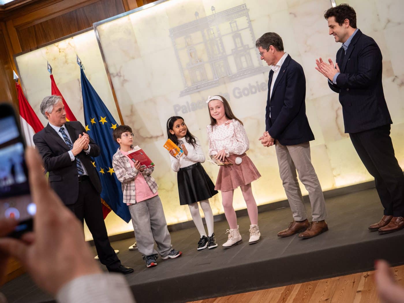 FOTOS: Capellán recibe a los ganadores del programa 'Pequeños Gigantes de la Lectura' 1 FOTOS: Capellán recibe a los ganadores del programa 'Pequeños Gigantes de la Lectura' 1