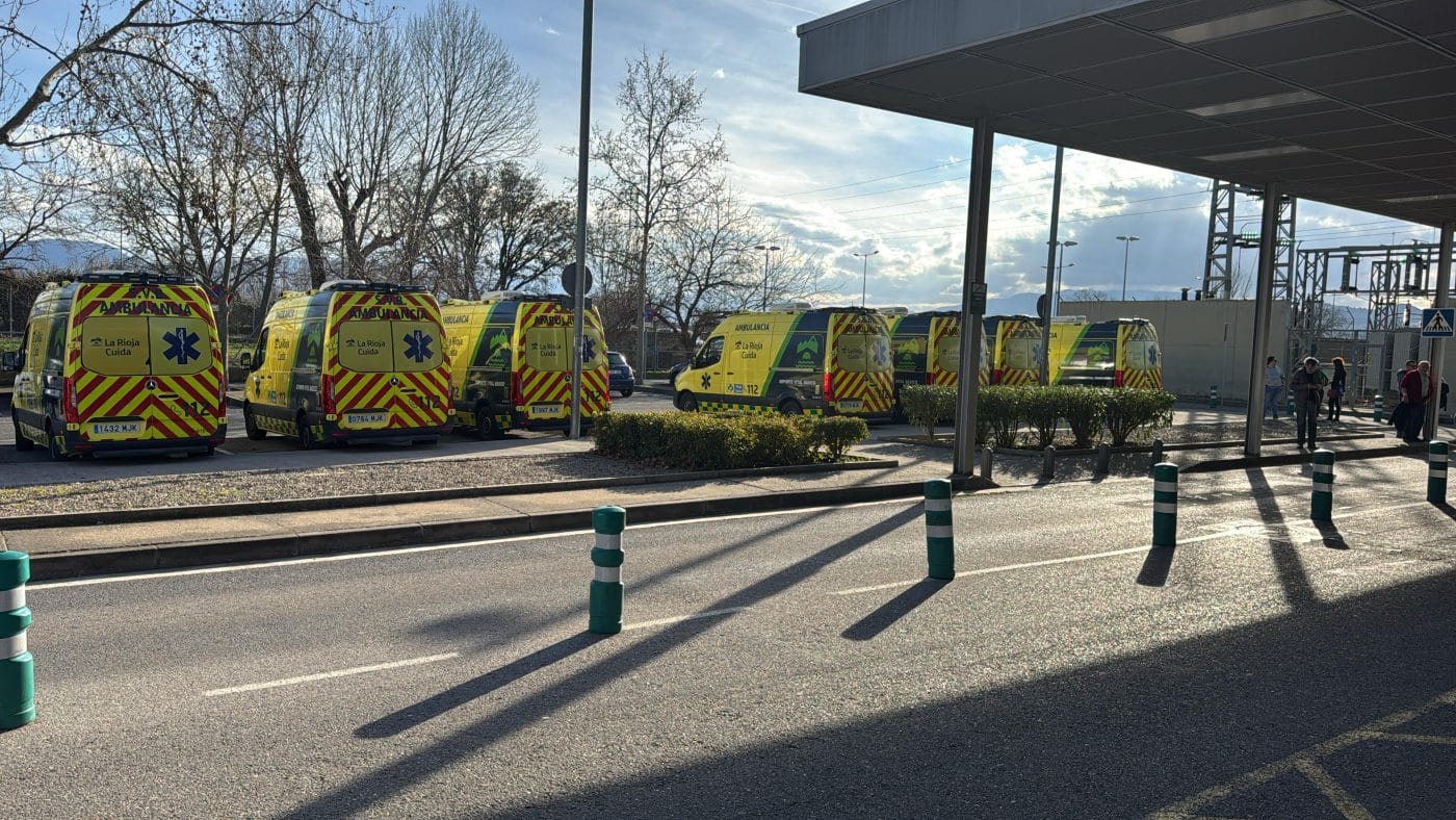 UGT La Rioja denuncia la "retención" de ambulancias en las Urgencias del Hospital San Pedro 1