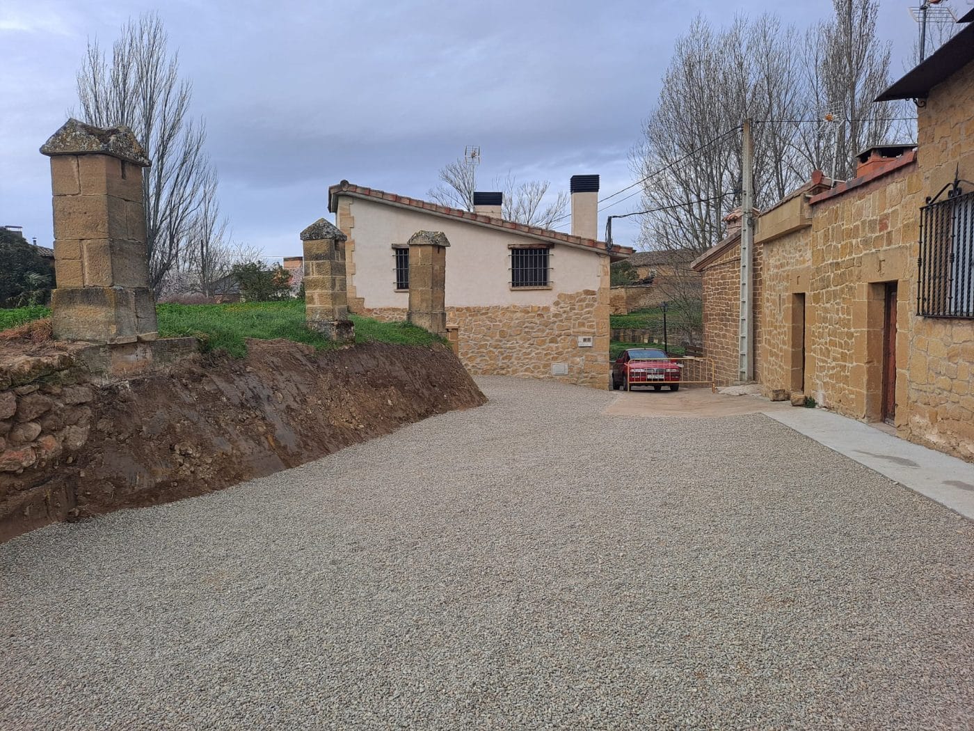 Cihuri restaura el nuevo 'Paseo de las Tuferas' en el Barrio de las Bodegas 1