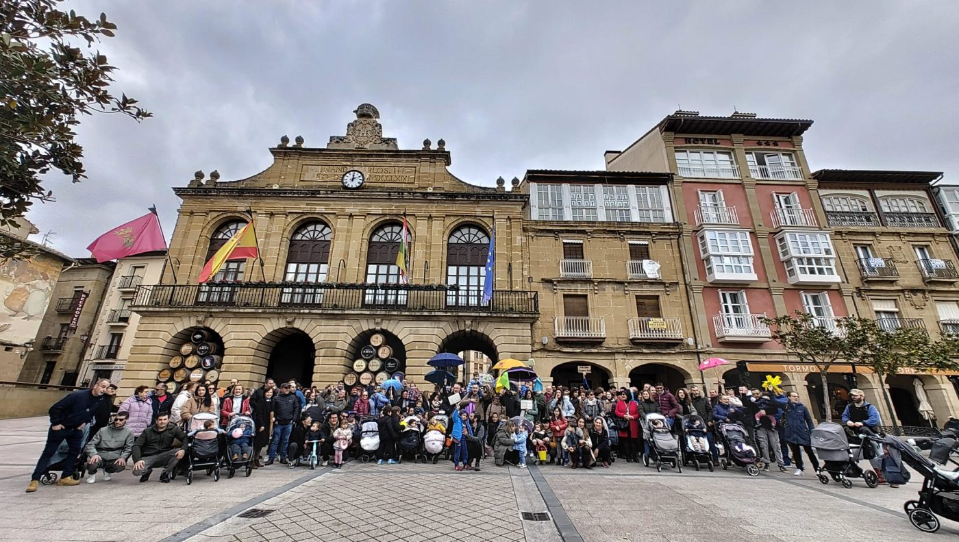 Manifestación en Haro por "una guardería digna" 9 Manifestación en Haro por "una guardería digna" 9