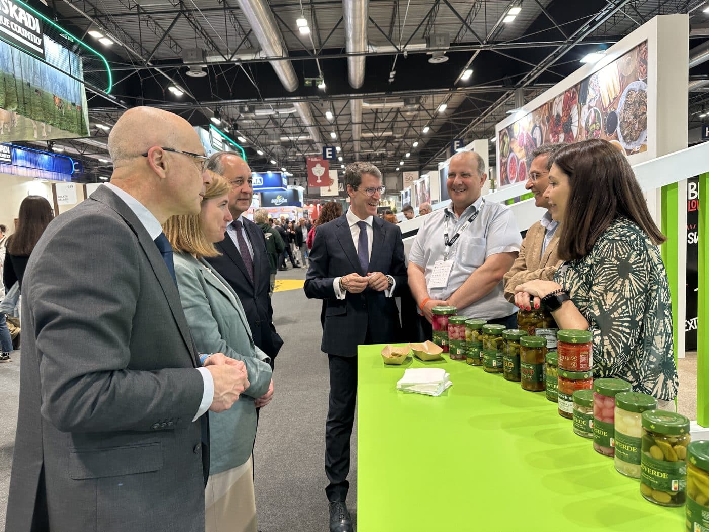 Capellán destaca en el Salón Gourmets la calidad e identidad de los productos riojanos 2 Capellán destaca en el Salón Gourmets la calidad e identidad de los productos riojanos 2