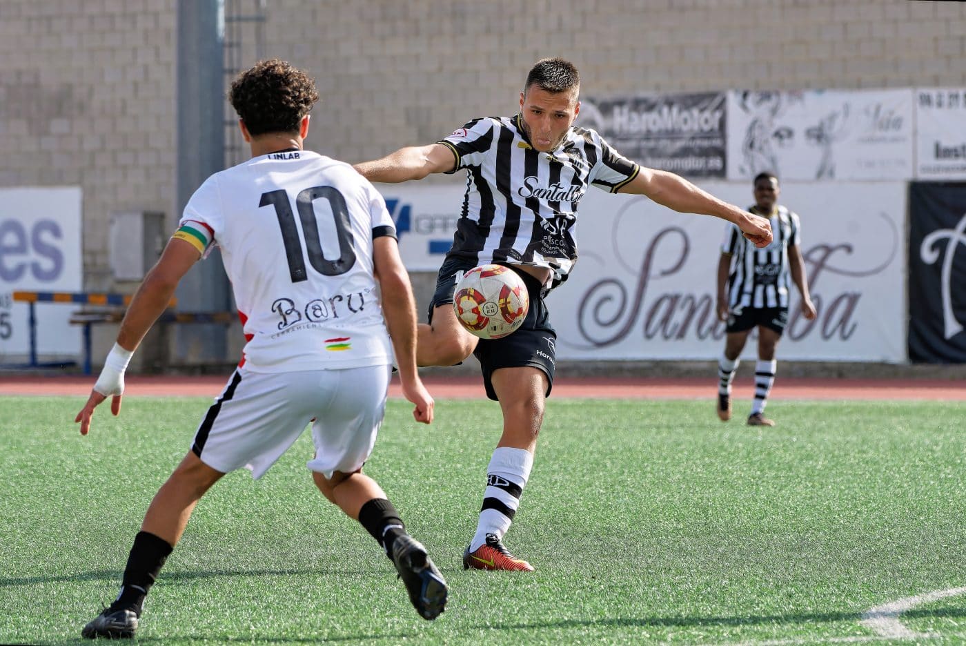 El Haro gana al segundo clasificado con dos goles de videojuego 1 El Haro gana al segundo clasificado con dos goles de videojuego 1