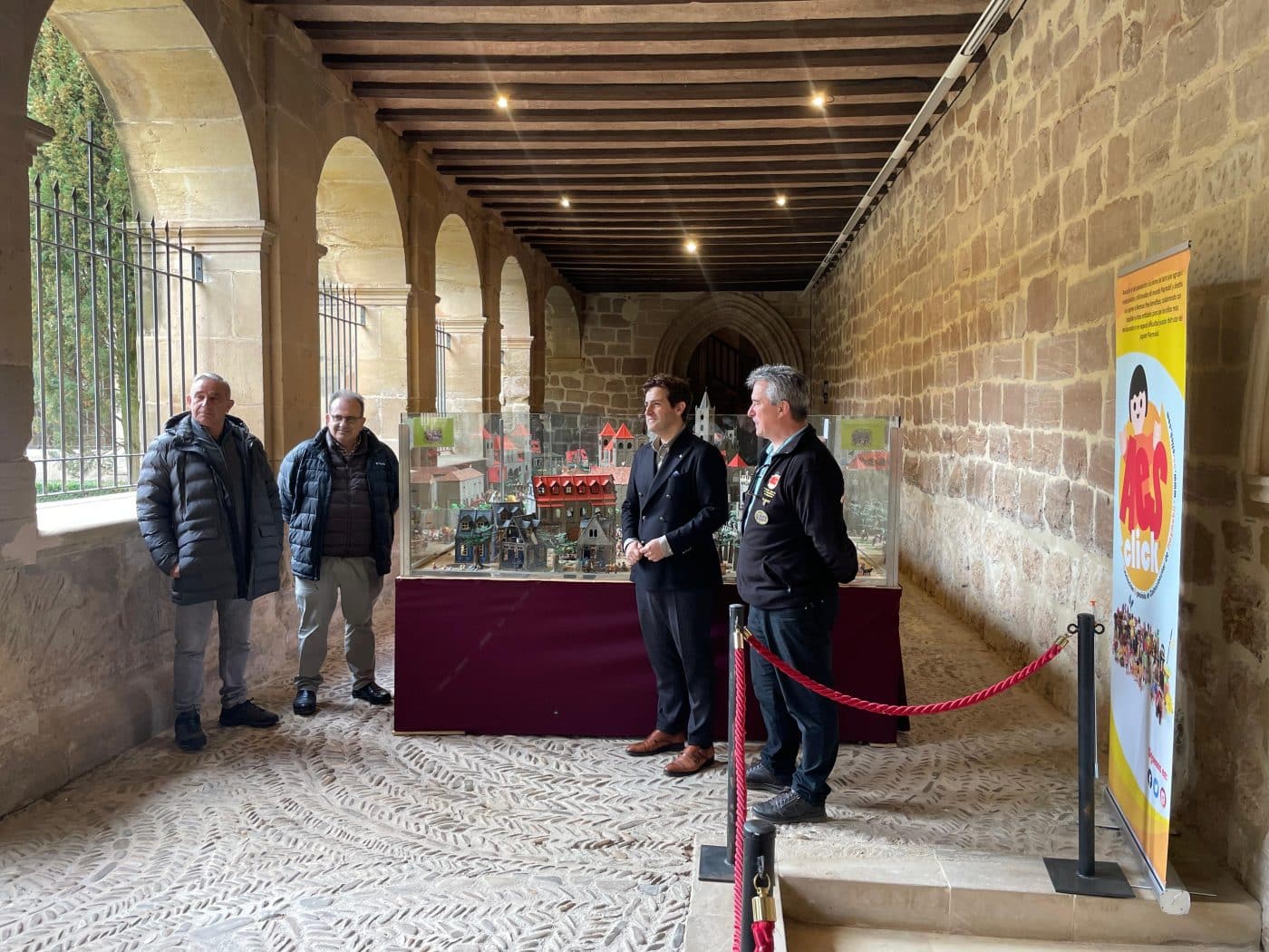 El Monasterio de Cañas acoge la exposición 'La Beata Urraca: Fe y Aventuras en el Mundo Playmóbil' 2 El Monasterio de Cañas acoge la exposición 'La Beata Urraca: Fe y Aventuras en el Mundo Playmóbil' 2