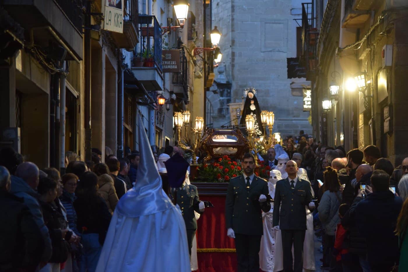 FOTOS: Haro despide el Viernes Santo bajo la lluvia y con los aplausos del público 31 FOTOS: Haro despide el Viernes Santo bajo la lluvia y con los aplausos del público 31