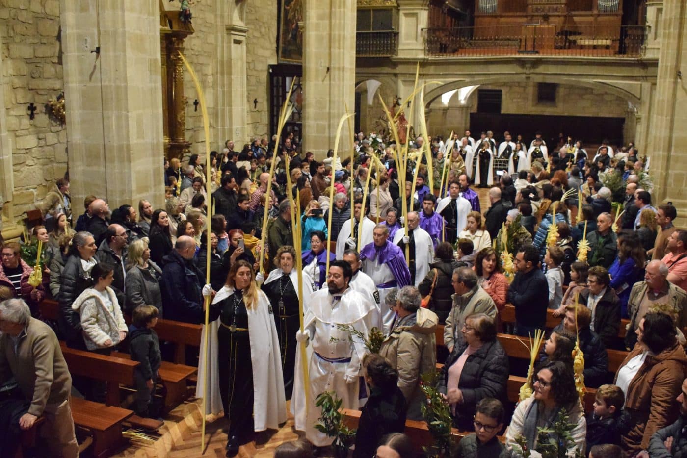 FOTOS: La lluvia modifica los planes del Domingo de Ramos en Haro 7
