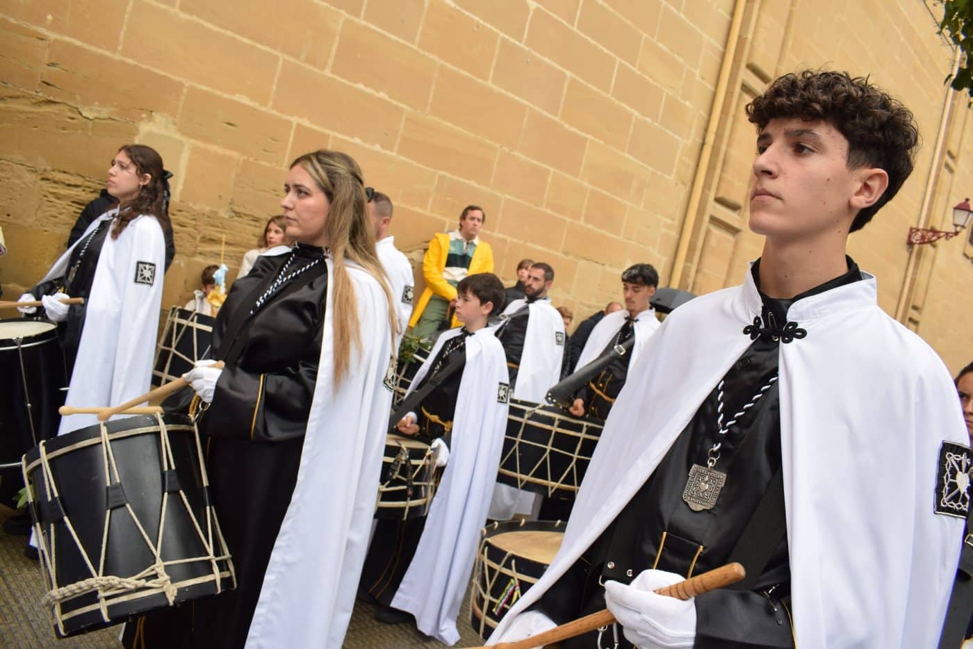 FOTOS: La lluvia modifica los planes del Domingo de Ramos en Haro 10