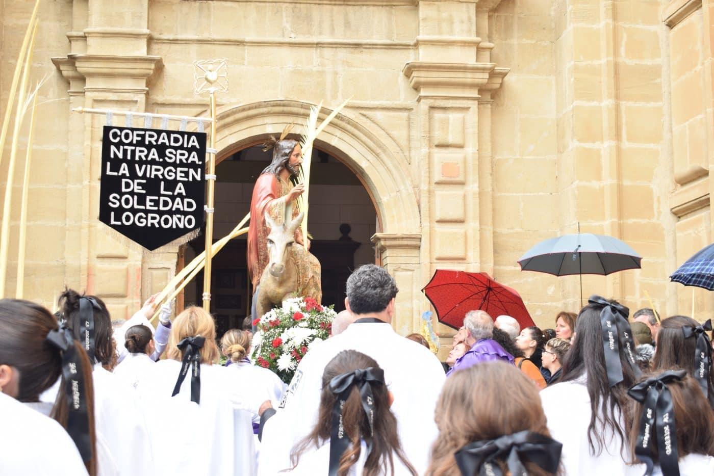 FOTOS: La lluvia modifica los planes del Domingo de Ramos en Haro 3