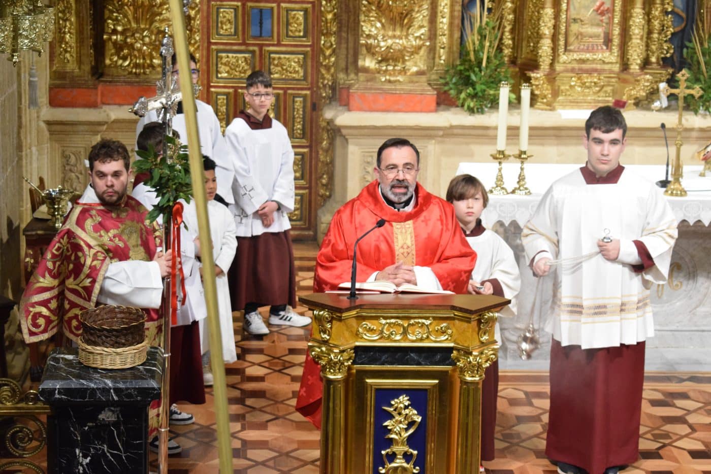 FOTOS: La lluvia modifica los planes del Domingo de Ramos en Haro 11
