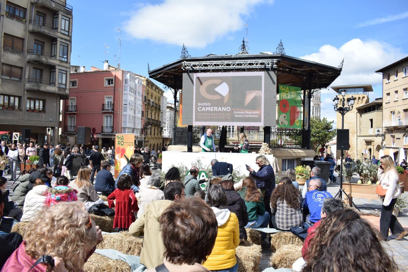 FOTOS: La plaza de la Paz de Haro se llena de sabor con el estreno del Mercado Haromas 29