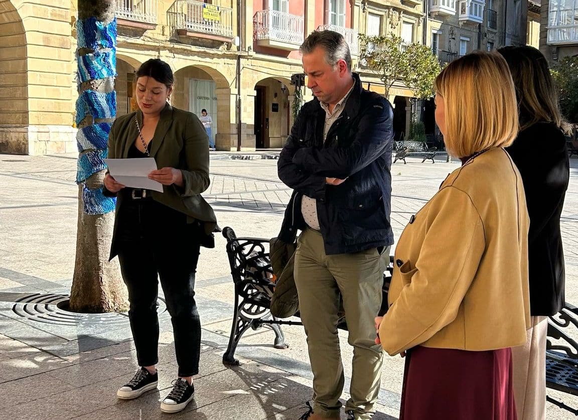 Haro celebra con un acto en la plaza de la Paz el Día Mundial de Concienciación sobre el Autismo 5