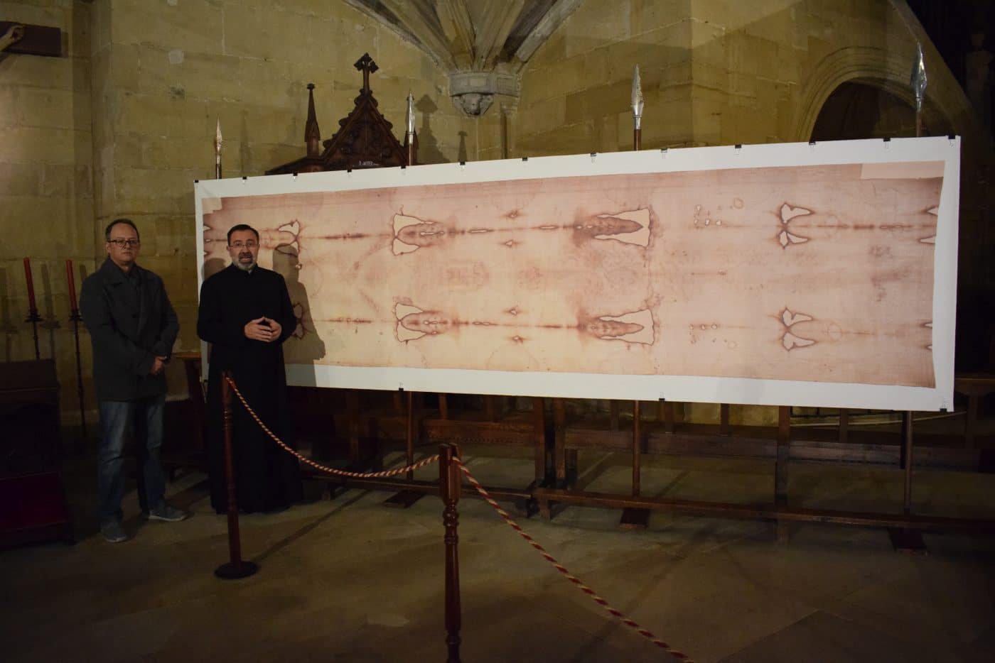 La parroquia de Haro adquiere una réplica de la Sábana Santa de Turín 3