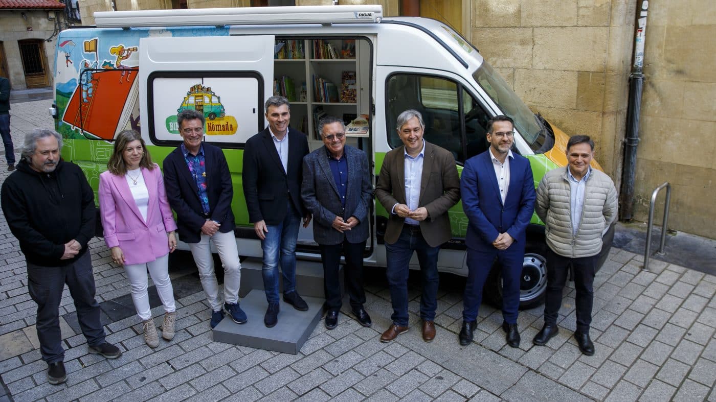 La Rioja arranca la 'Biblioteca Nómada', una furgoneta para acercar la lectura al mundo rural 1