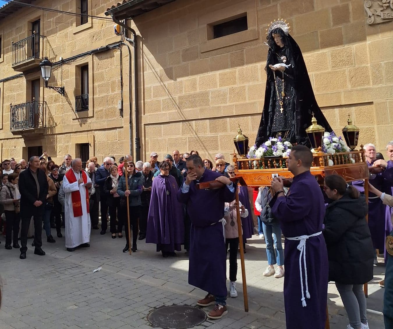 San Vicente de la Sonsierra revive su ancestral rito de los 'picaos' 4