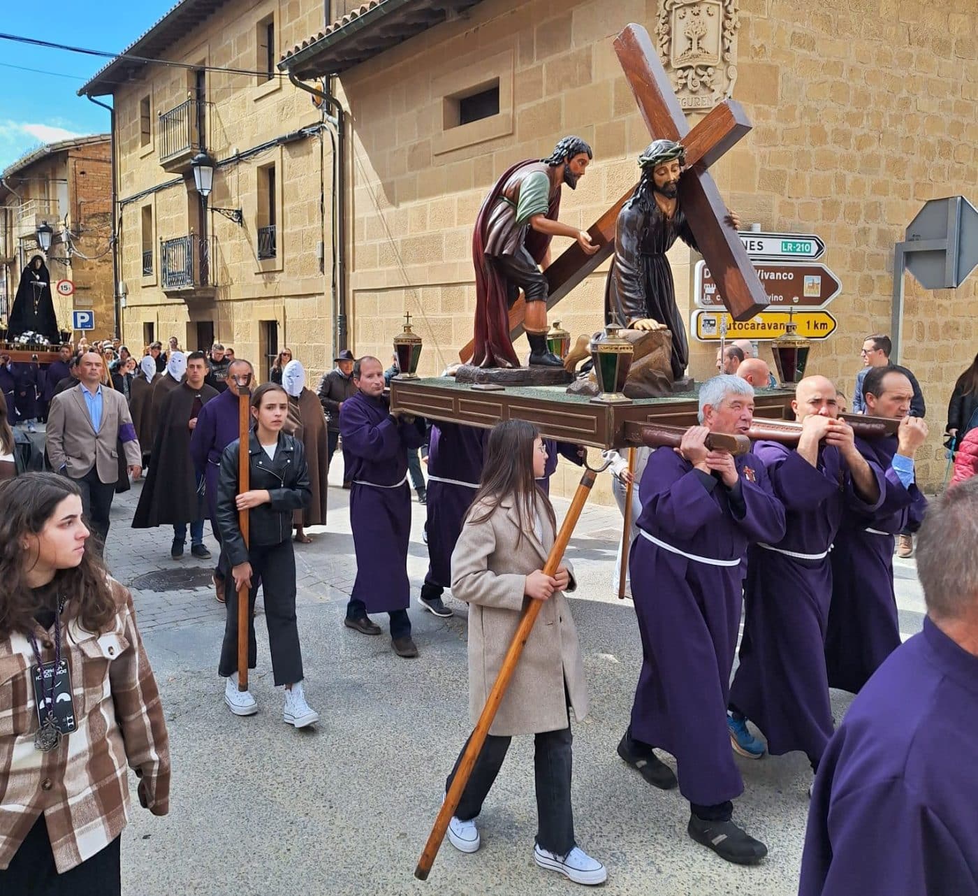 San Vicente de la Sonsierra revive su ancestral rito de los 'picaos' 3