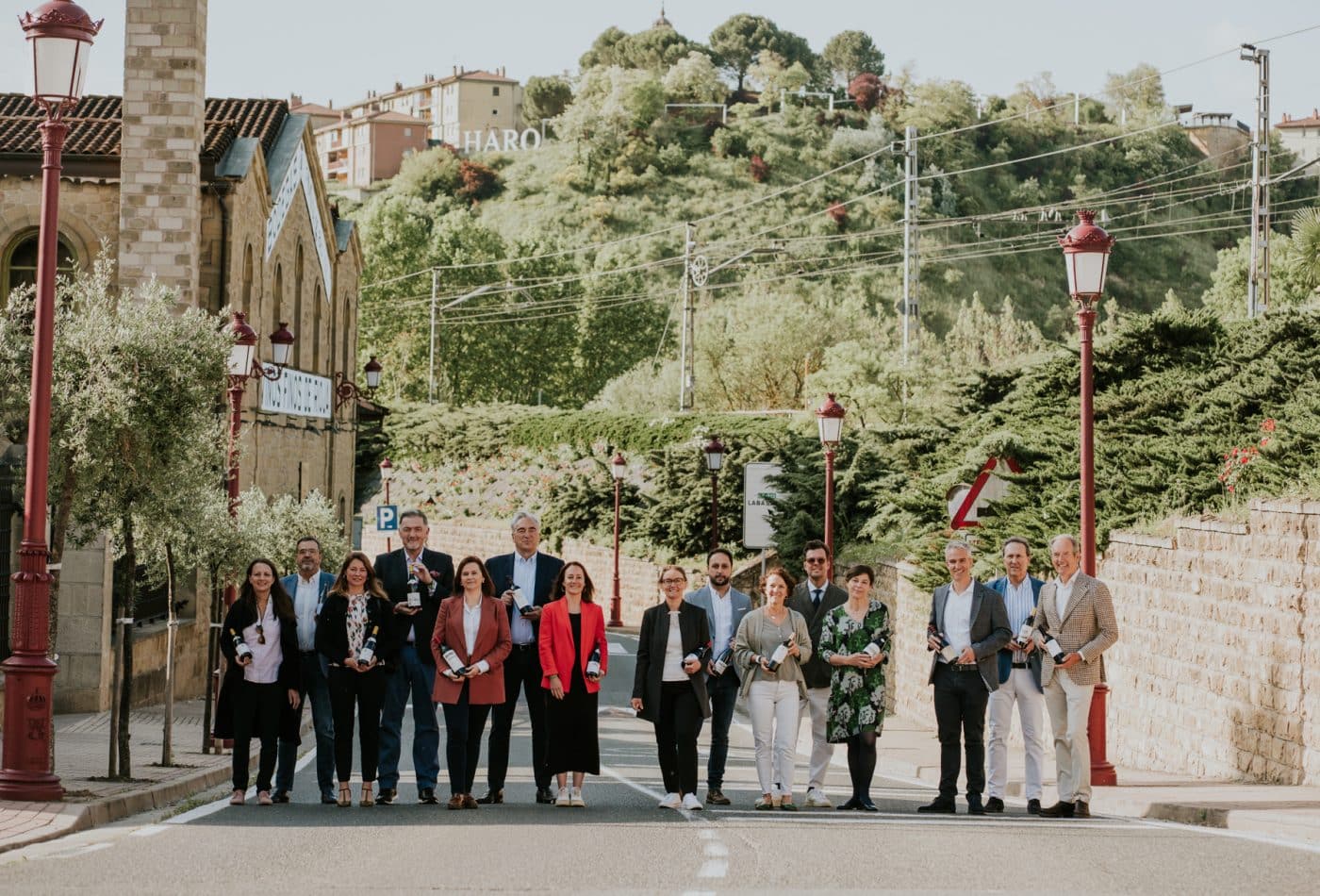 Haro y Borgoña brindan por la excelencia en el III Encuentro Internacional del Barrio de la Estación 9 Haro y Borgoña brindan por la excelencia en el III Encuentro Internacional del Barrio de la Estación 9