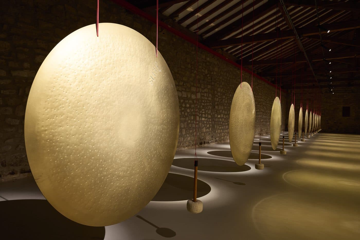 CVNE acoge la obra 'A lo largo del día', del escultor Jaume Plensa 3