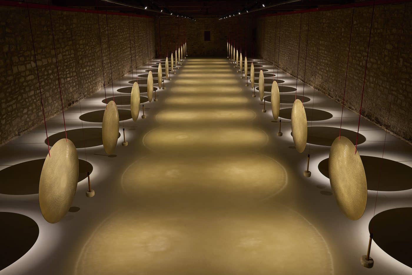 CVNE acoge la obra 'A lo largo del día', del escultor Jaume Plensa 2