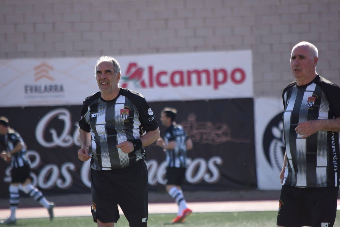 FOTOS: Los Veteranos del Haro y Athletic juegan por los damnificados por la DANA 35 FOTOS: Los Veteranos del Haro y Athletic juegan por los damnificados por la DANA 35