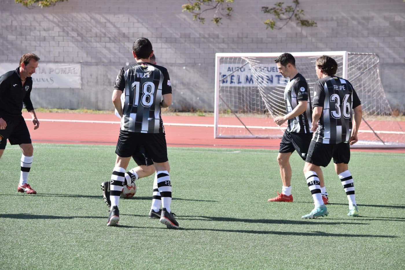 FOTOS: Los Veteranos del Haro y Athletic juegan por los damnificados por la DANA 21 FOTOS: Los Veteranos del Haro y Athletic juegan por los damnificados por la DANA 21