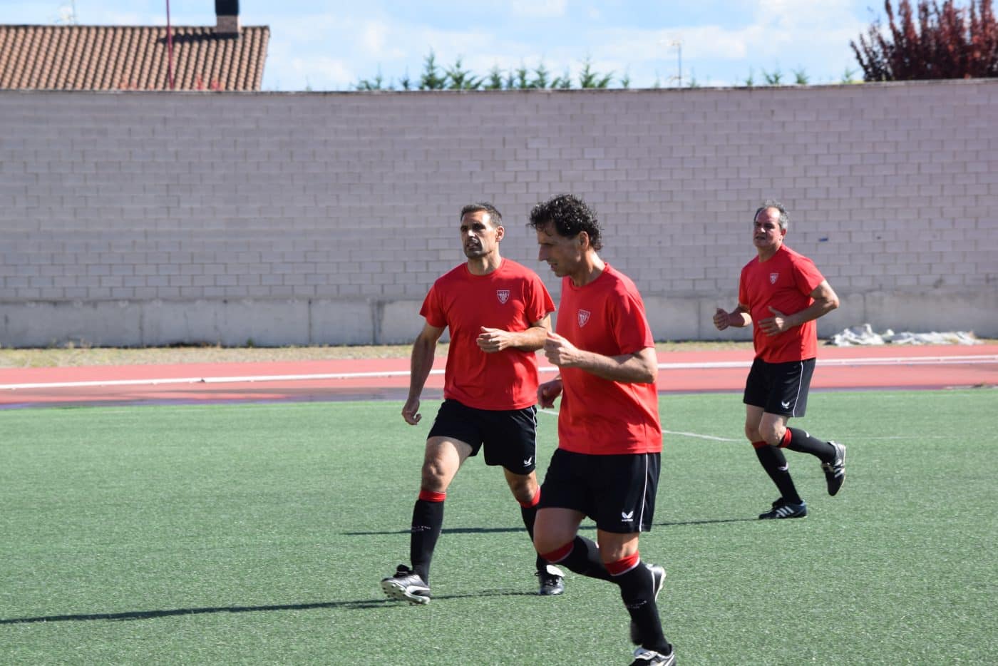 FOTOS: Los Veteranos del Haro y Athletic juegan por los damnificados por la DANA 13 FOTOS: Los Veteranos del Haro y Athletic juegan por los damnificados por la DANA 13