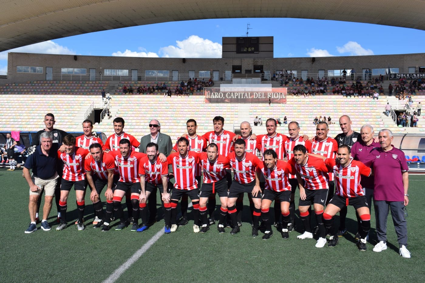 FOTOS: Los Veteranos del Haro y Athletic juegan por los damnificados por la DANA 4 FOTOS: Los Veteranos del Haro y Athletic juegan por los damnificados por la DANA 4