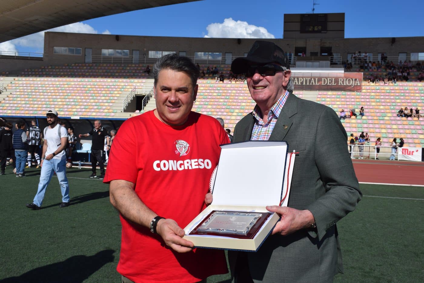 FOTOS: Los Veteranos del Haro y Athletic juegan por los damnificados por la DANA 10 FOTOS: Los Veteranos del Haro y Athletic juegan por los damnificados por la DANA 10