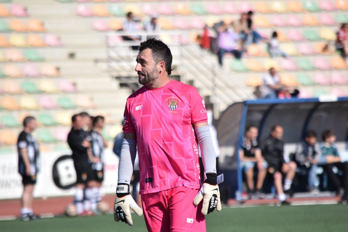 FOTOS: Los Veteranos del Haro y Athletic juegan por los damnificados por la DANA 20 FOTOS: Los Veteranos del Haro y Athletic juegan por los damnificados por la DANA 20