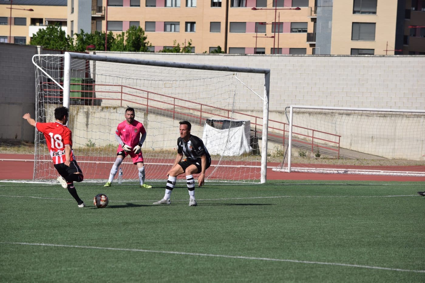 FOTOS: Los Veteranos del Haro y Athletic juegan por los damnificados por la DANA 11 FOTOS: Los Veteranos del Haro y Athletic juegan por los damnificados por la DANA 11