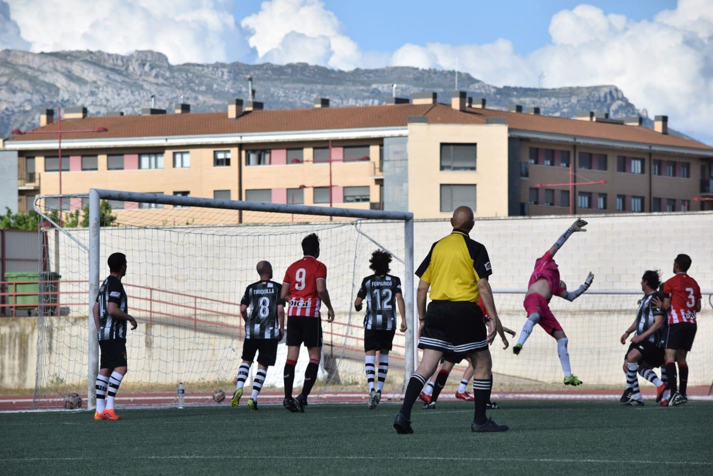 FOTOS: Los Veteranos del Haro y Athletic juegan por los damnificados por la DANA 38 FOTOS: Los Veteranos del Haro y Athletic juegan por los damnificados por la DANA 38