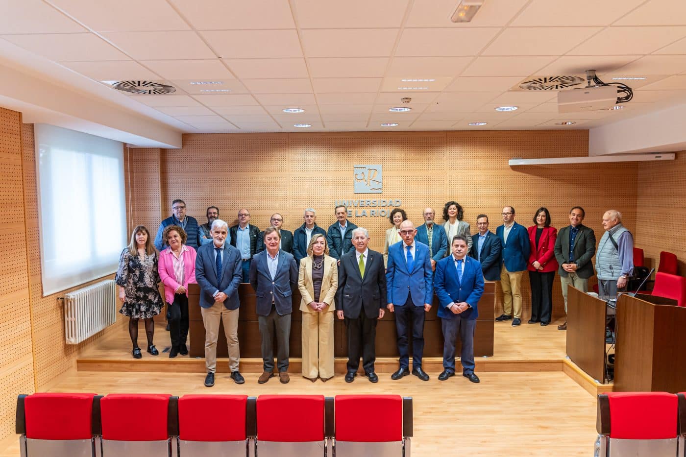 La UR homenajea al jarrero José Luis López de Silanes 2