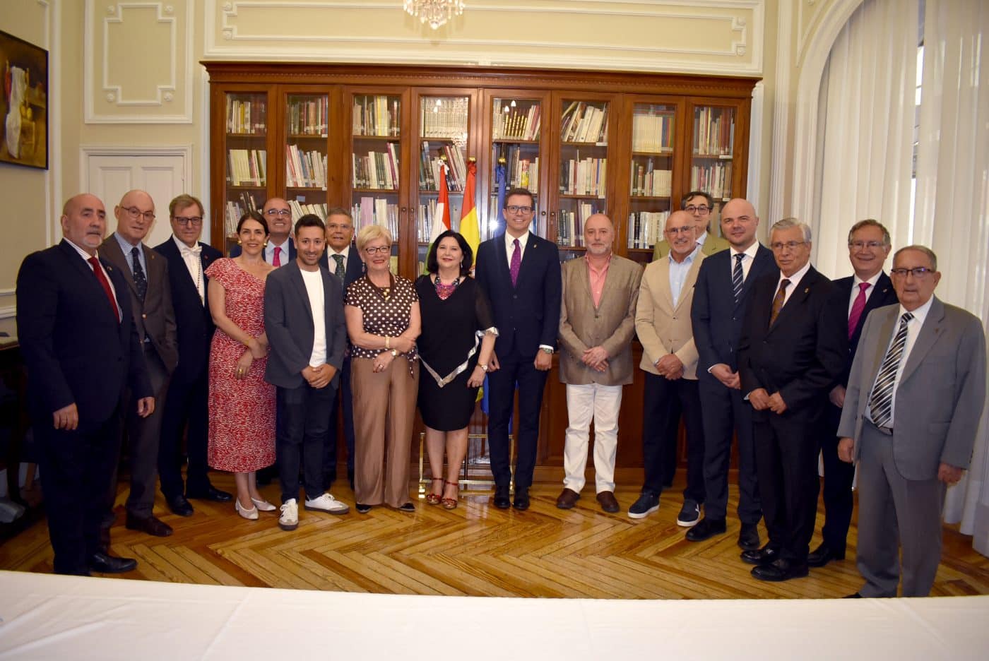 Luis de la Fuente recibe la Guindilla de Oro del Centro Riojano de Madrid 3 Luis de la Fuente recibe la Guindilla de Oro del Centro Riojano de Madrid 3