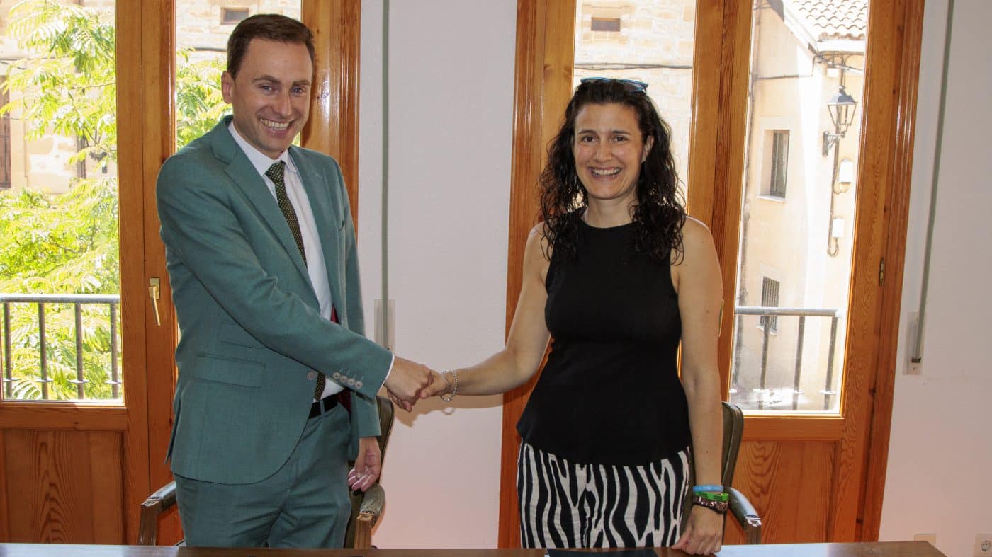 El Gobierno riojano invierte unos 260.000 euros en la primera fase de las obras de reurbanización de Tormantos 1 El Gobierno riojano invierte unos 260.000 euros en la primera fase de las obras de reurbanización de Tormantos 1