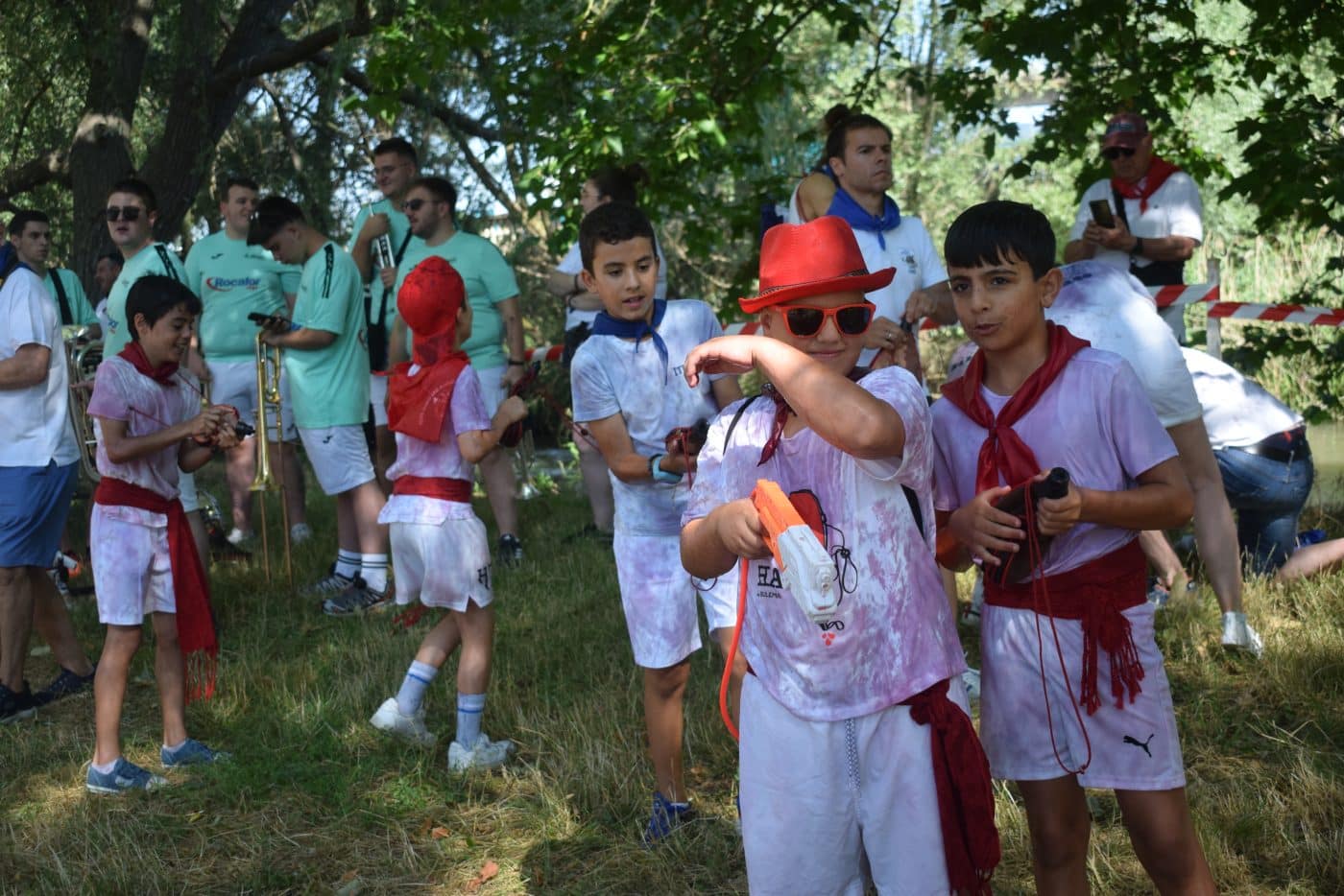 FOTOS: Los peques de Haro lo dan todo en su Batalla del Vino 18 FOTOS: Los peques de Haro lo dan todo en su Batalla del Vino 18