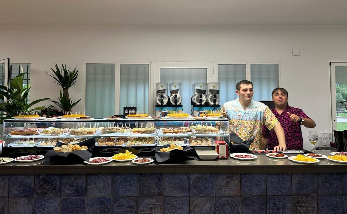 'La Ribera del Tirón': nueva vida para el bar-restaurante de las piscinas de Anguciana 4 'La Ribera del Tirón': nueva vida para el bar-restaurante de las piscinas de Anguciana 4