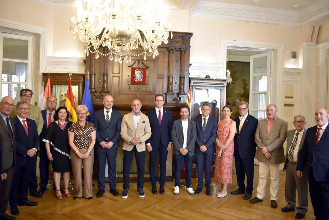 Luis de la Fuente recibe la Guindilla de Oro del Centro Riojano de Madrid 2 Luis de la Fuente recibe la Guindilla de Oro del Centro Riojano de Madrid 2