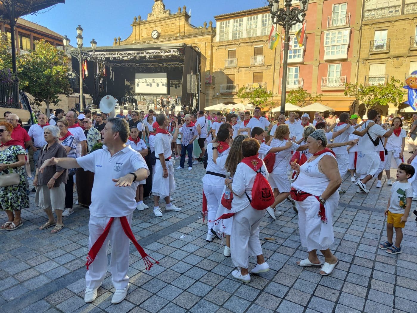 Una vizcaína con alma jarrera: Reconocimiento a Teresa Encinas Hierro por su amor a las fiestas de Haro 24 Una vizcaína con alma jarrera: Reconocimiento a Teresa Encinas Hierro por su amor a las fiestas de Haro 24