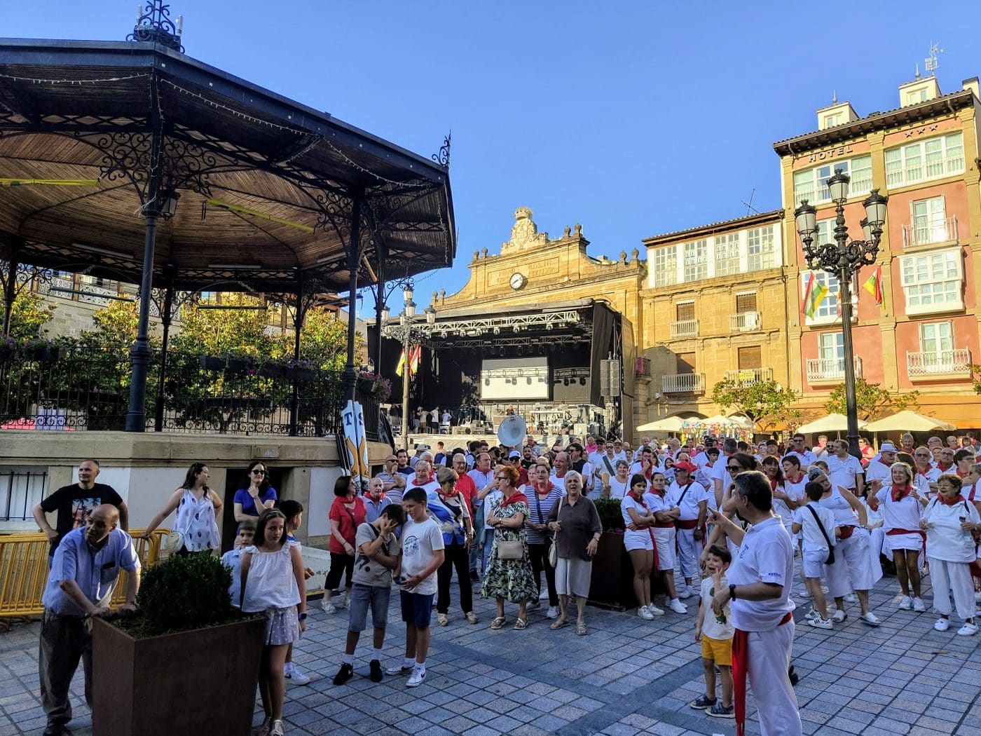 Una vizcaína con alma jarrera: Reconocimiento a Teresa Encinas Hierro por su amor a las fiestas de Haro 4 Una vizcaína con alma jarrera: Reconocimiento a Teresa Encinas Hierro por su amor a las fiestas de Haro 4
