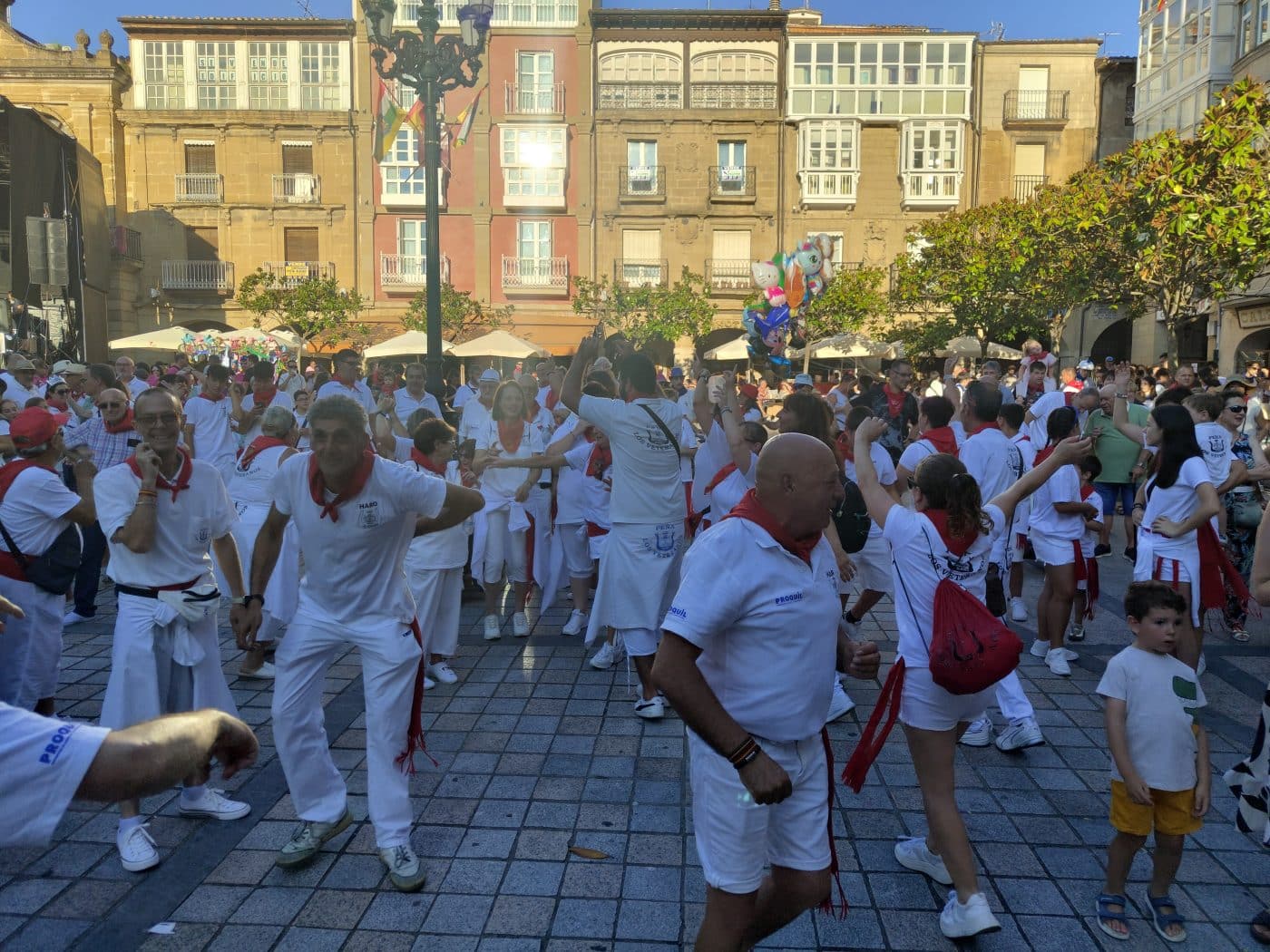 Una vizcaína con alma jarrera: Reconocimiento a Teresa Encinas Hierro por su amor a las fiestas de Haro 7 Una vizcaína con alma jarrera: Reconocimiento a Teresa Encinas Hierro por su amor a las fiestas de Haro 7